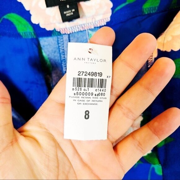 Ann Taylor Blue Floral 5" Drapey Shorts - 8 NWT - Picture 8 of 8